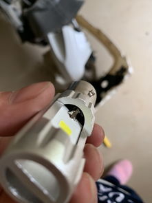 汽车近光灯电瓶多少钱 汽车近光灯电瓶多少钱
