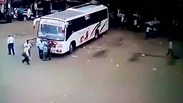 大客车比小汽车少多少 大客车比小汽车少多少