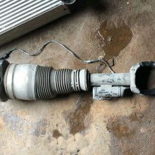 汽车减震器更换多少钱 汽车减震器更换多少钱