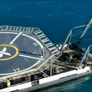 美滞留太空宇航员返回地球 美滞留太空宇航员返回地球
