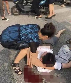 南宁一学生被蜜蜂“围殴”倒地 南宁一学生被蜜蜂“围殴”倒地