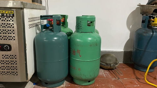汽车自喷漆多少钱一罐 汽车自喷漆多少钱一罐