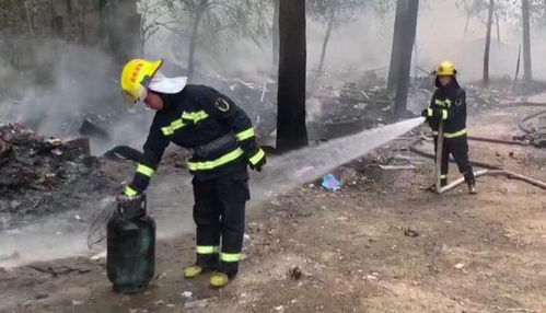 游客在卫生间抽烟引发火情 游客在卫生间抽烟引发火情