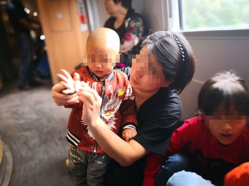 病重男孩与全班拍毕业照次日离世(病重男孩与全班拍毕业照,生命之光与告别之殇) 病重男孩与全班拍毕业照次日离世(病重男孩与全班拍毕业照,生命之光与告别之殇)