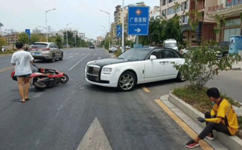 汽车撞坏汽车赔钱多少(汽车撞坏汽车赔钱多少,事故赔偿的复杂考量) 汽车撞坏汽车赔钱多少(汽车撞坏汽车赔钱多少,事故赔偿的复杂考量)