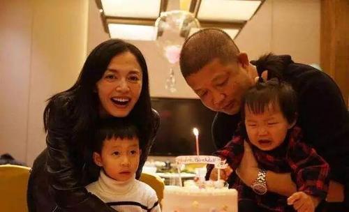 儿子过瘦遭质疑 姚晨:我真不是后妈(姚晨回应儿子过瘦质疑,我真不是后妈) 儿子过瘦遭质疑 姚晨:我真不是后妈(姚晨回应儿子过瘦质疑,我真不是后妈)