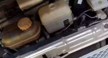 5个空瓶换汽车水多少钱(揭秘5个空瓶换汽车水背后的故事,价格与价值如何交织) 5个空瓶换汽车水多少钱(揭秘5个空瓶换汽车水背后的故事,价格与价值如何交织)