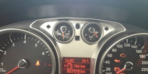 汽车200公里加多少油(汽车行驶200公里油耗解析,油耗量与多种因素息息相关) 汽车200公里加多少油(汽车行驶200公里油耗解析,油耗量与多种因素息息相关)