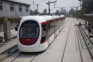 南京地铁S1线故障 乘客摸黑走隧道(南京地铁S1线突发故障,乘客摸黑走隧道) 南京地铁S1线故障 乘客摸黑走隧道(南京地铁S1线突发故障,乘客摸黑走隧道)