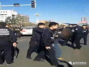 警方通报男子砸记者采访设备:刑拘(警方通报男子砸毁记者采访设备事件,刑拘处理展现法治精神) 警方通报男子砸记者采访设备:刑拘(警方通报男子砸毁记者采访设备事件,刑拘处理展现法治精神)