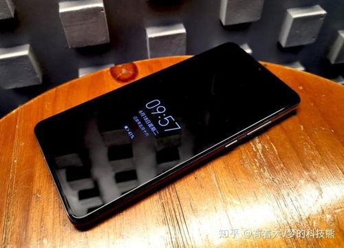华为手机怎么拿手机屏亮 华为手机怎么拿手机屏亮